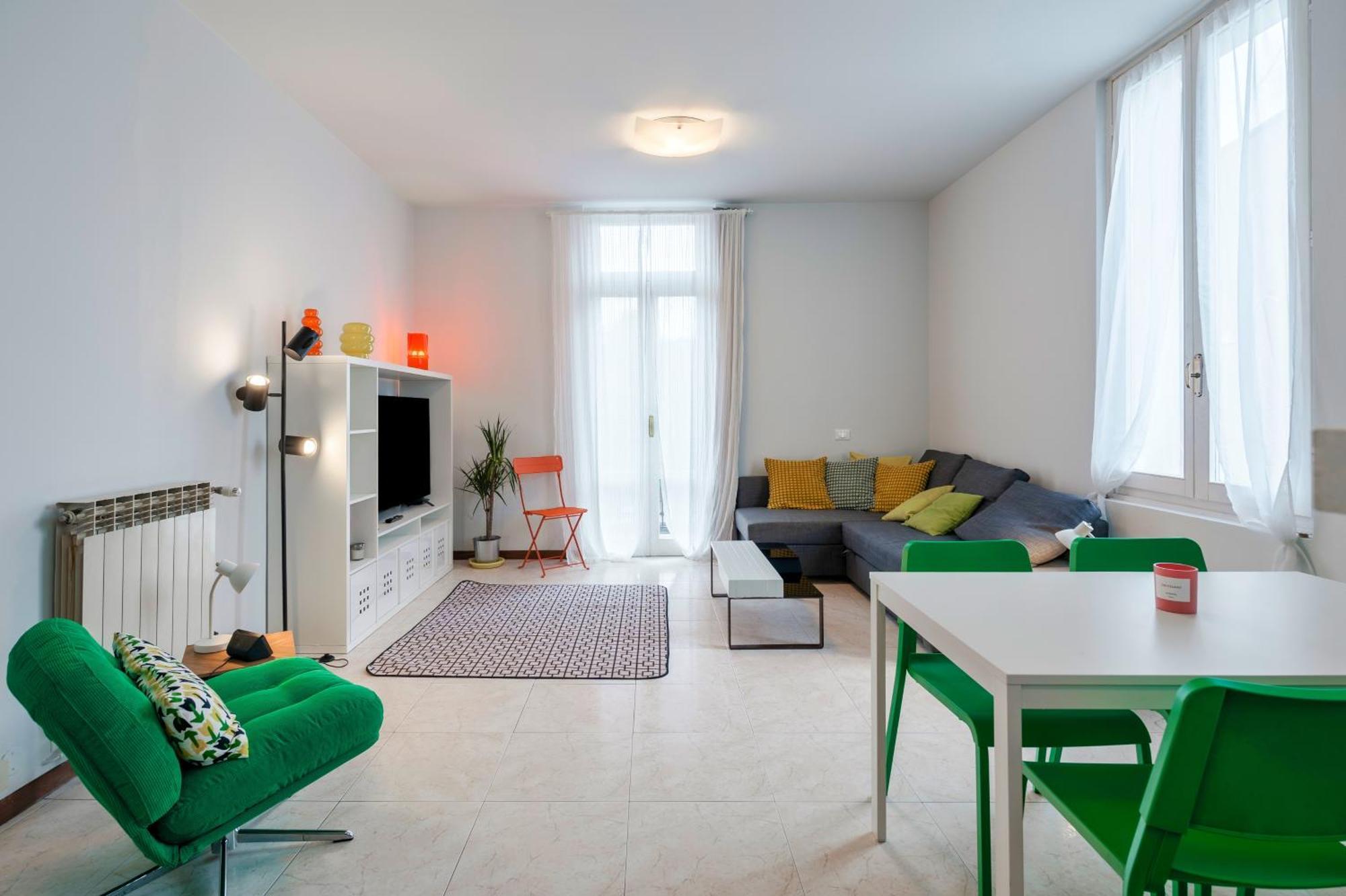 In Via Cremona - - By Host4u Apartamento *